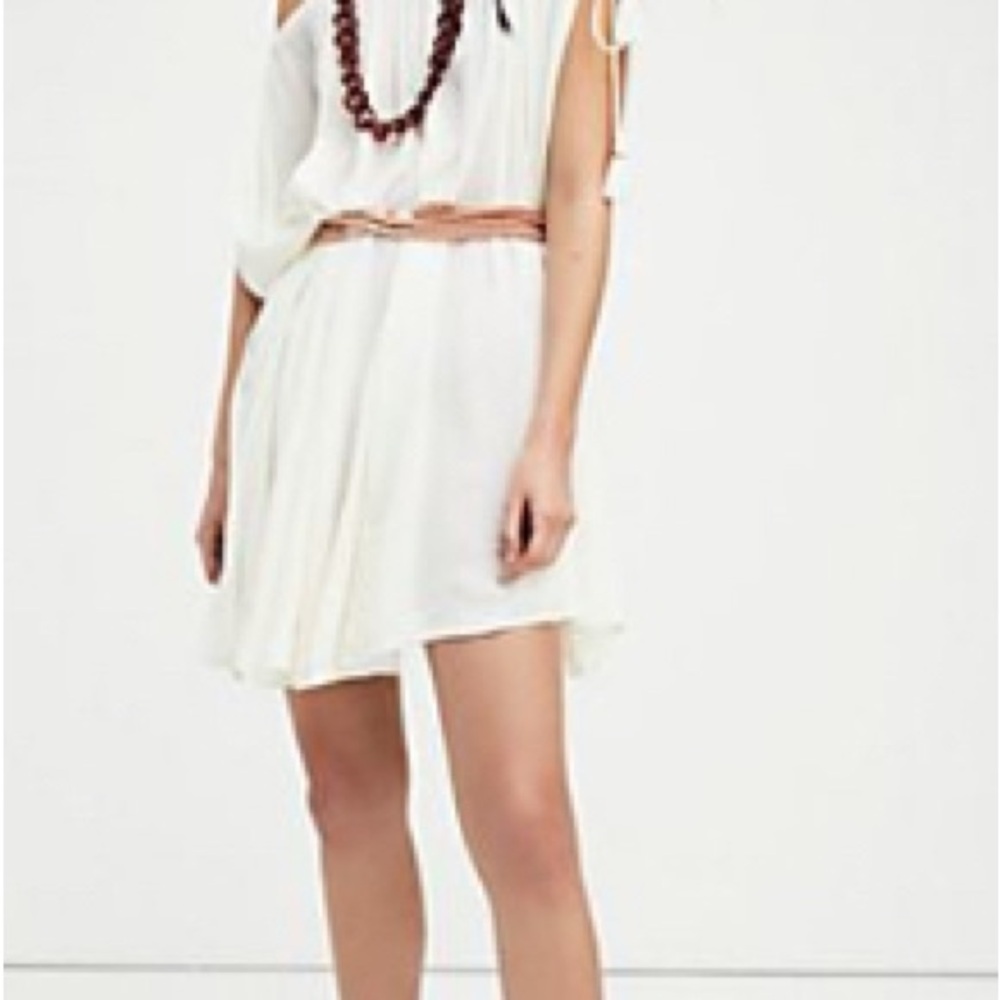 White Off-Shoulder Versatile Dress